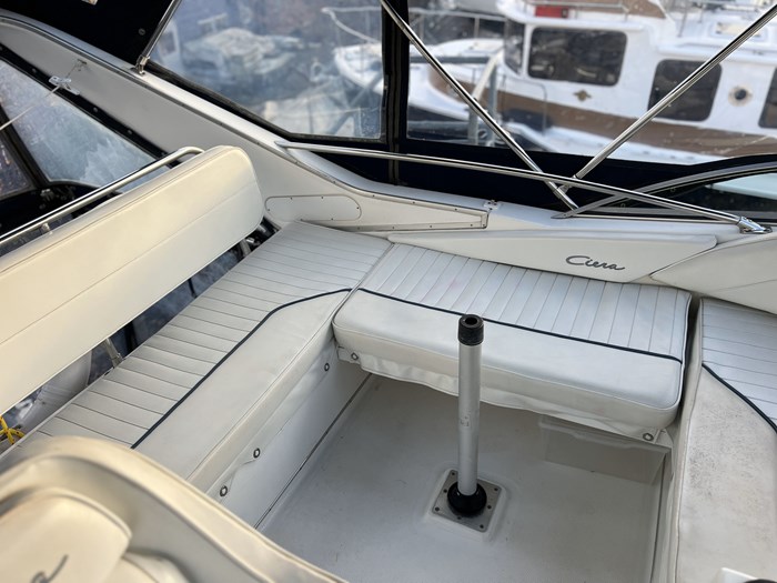 2001 Bayliner Ciera 3258 Command Bridge Photo 10 sur 25