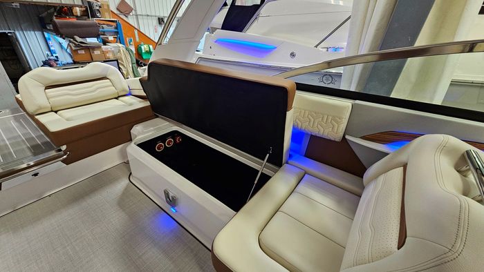 2025 Regal LS9 Ultimate Photo 27 sur 56
