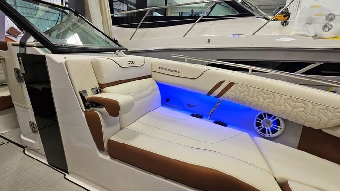 2025 Regal LS9 Ultimate Photo 14 sur 56