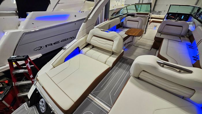 2025 Regal LS9 Ultimate Photo 31 sur 56