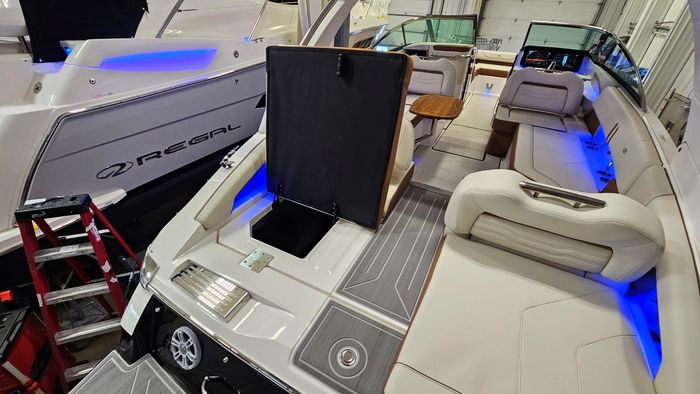 2025 Regal LS9 Ultimate Photo 32 sur 56