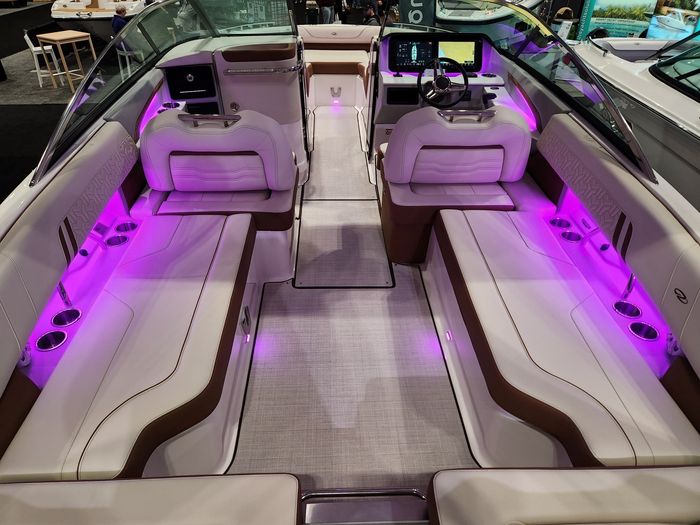 2025 Regal LS9 Ultimate Photo 46 sur 56