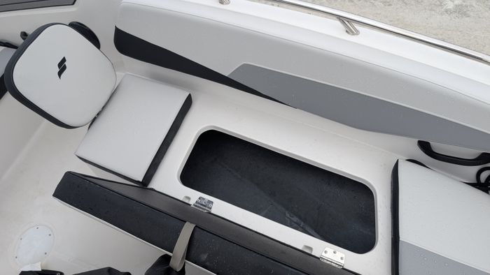 2025 Starcraft SV 16 Side Console Deck Boat Black Suzuki DF75 Fou Photo 18 sur 23