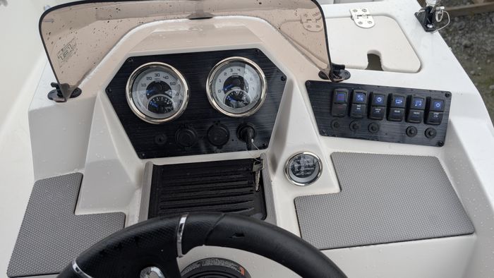2025 Starcraft SV 16 Side Console Deck Boat Black Suzuki DF75 Fou Photo 15 sur 23