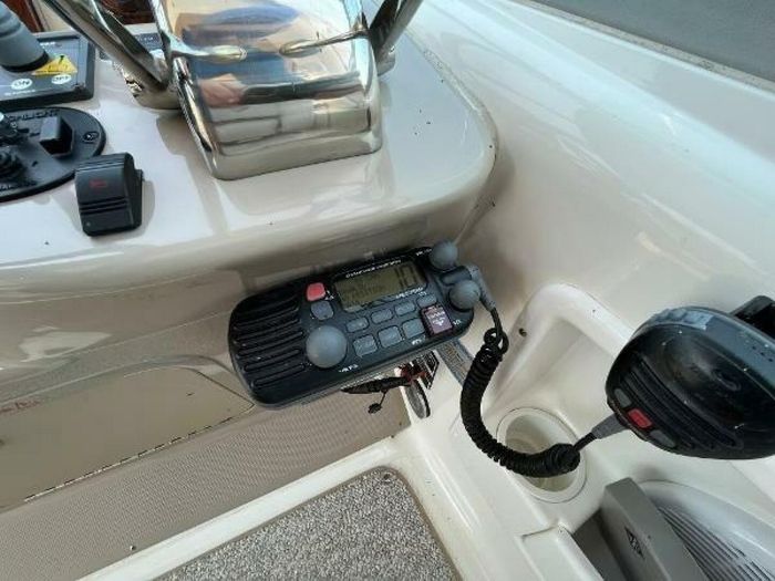 2003 Sea Ray 340 Sundancer Photo 24 sur 45