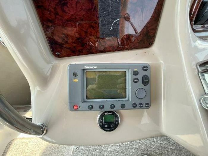 2003 Sea Ray 340 Sundancer Photo 17 sur 45