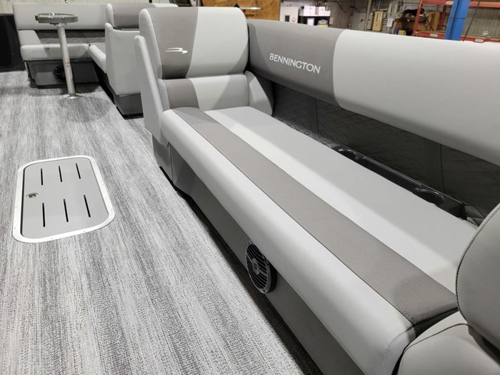 2025 Bennington 23S Cruise L-Bench SPS Tri-Toon Photo 10 sur 25