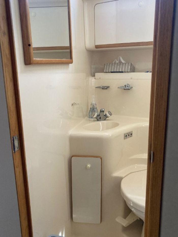 1996 Sea Ray 450 Photo 4 of 7