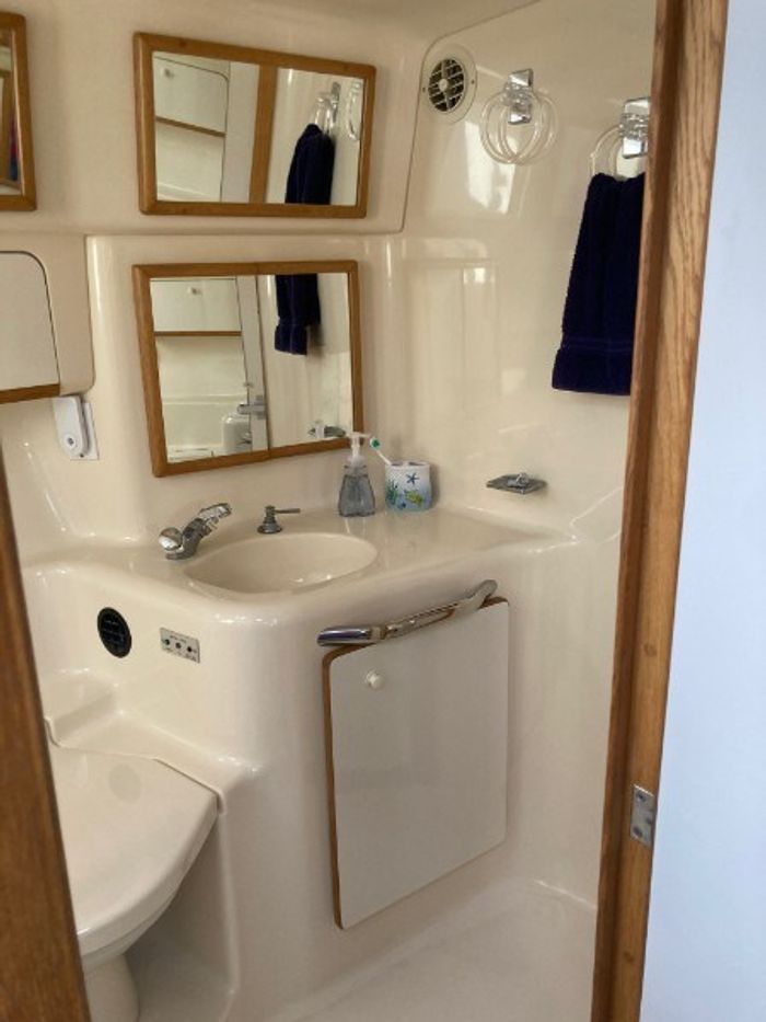 1996 Sea Ray 450 Photo 6 of 7