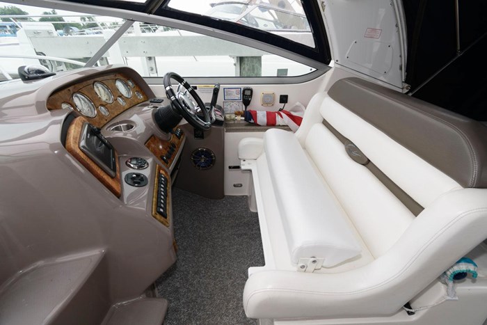 2007 Rinker 350 Express Cruiser Photo 6 sur 23