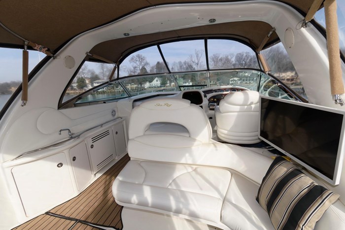 1999 Sea Ray 380 Sundancer Photo 13 sur 24