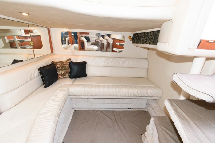 1999 Sea Ray 380 Sundancer Photo 19 sur 24