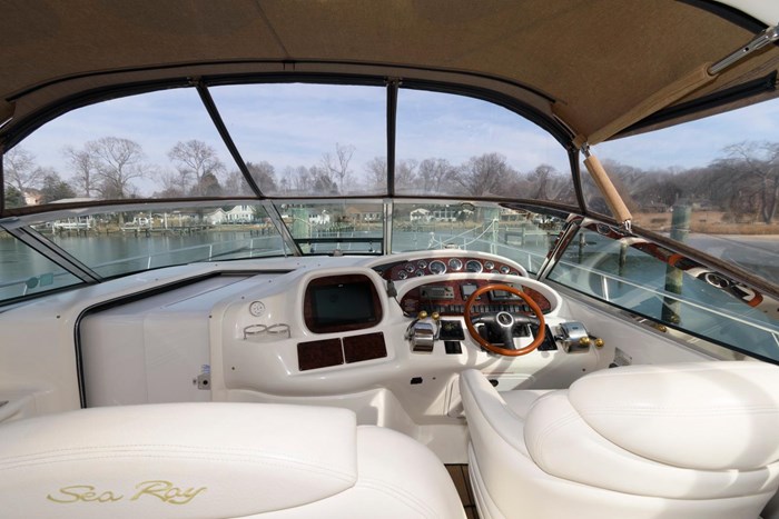 1999 Sea Ray 380 Sundancer Photo 8 sur 24
