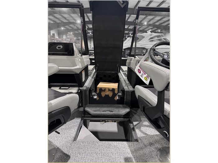 2025 Smoker Craft Adventurer 188 DC Pro Contour Photo 24 of 42