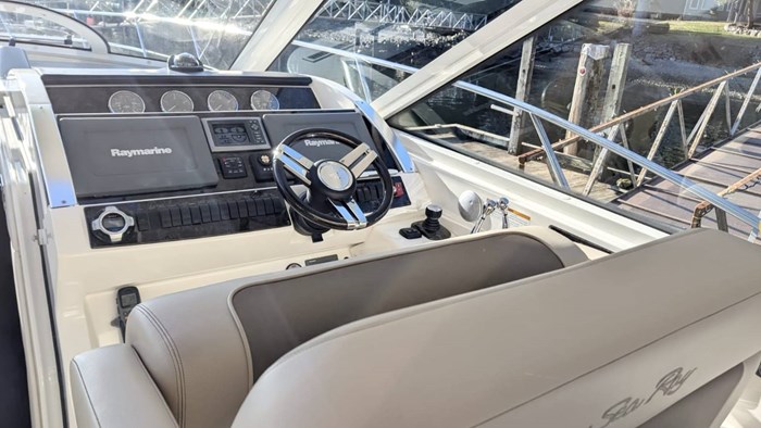 2012 Sea Ray 450 Sundancer Photo 7 sur 33