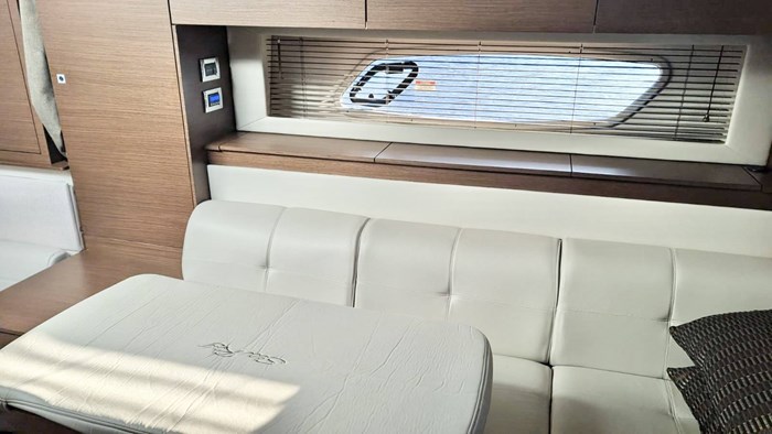 2012 Sea Ray 450 Sundancer Photo 13 sur 33