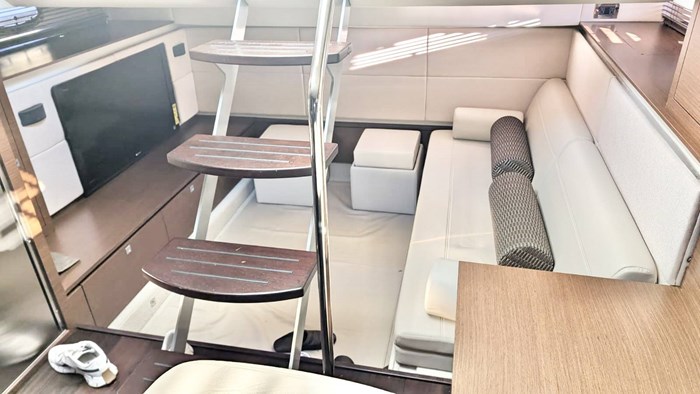 2012 Sea Ray 450 Sundancer Photo 14 sur 33