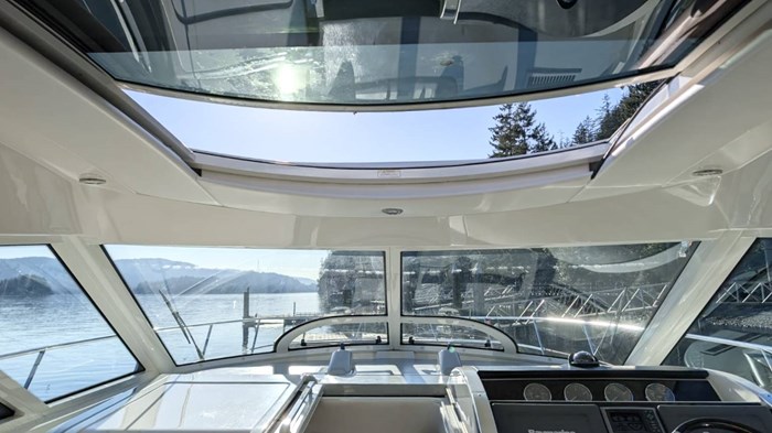 2012 Sea Ray 450 Sundancer Photo 11 sur 33