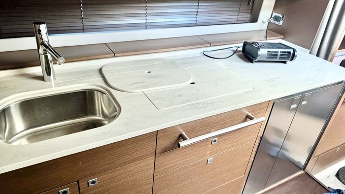 2012 Sea Ray 450 Sundancer Photo 16 sur 33