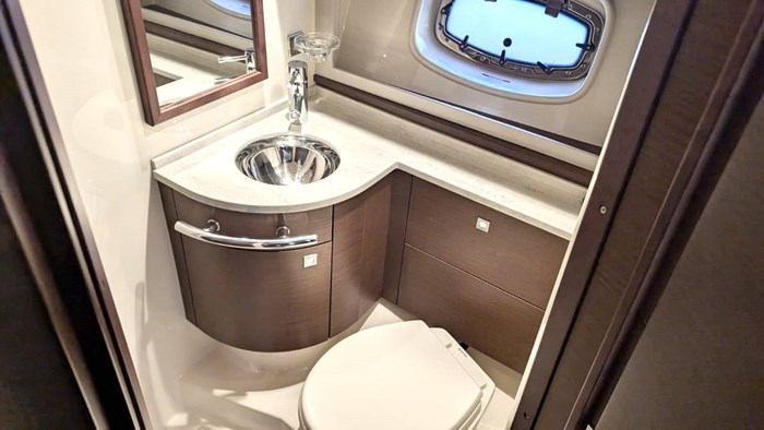 2012 Sea Ray 450 Sundancer Photo 23 sur 33