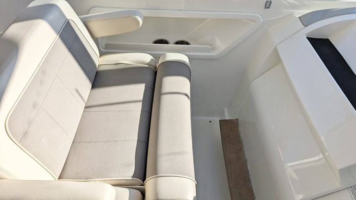 2012 Sea Ray 450 Sundancer Photo 6 sur 33
