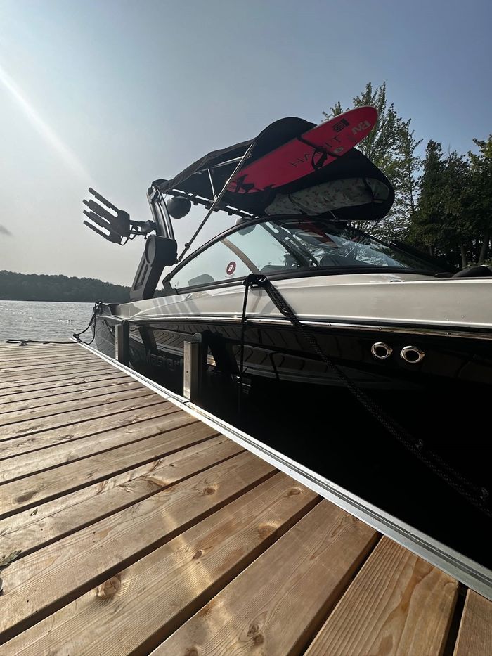 2022 MasterCraft XT23 Photo 13 of 23