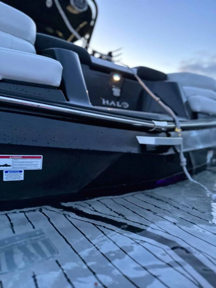 2022 MasterCraft XT23 Photo 7 of 23
