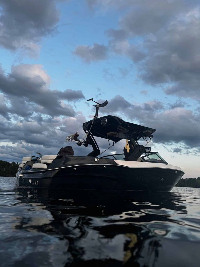 2022 MasterCraft XT23 Photo 19 of 23