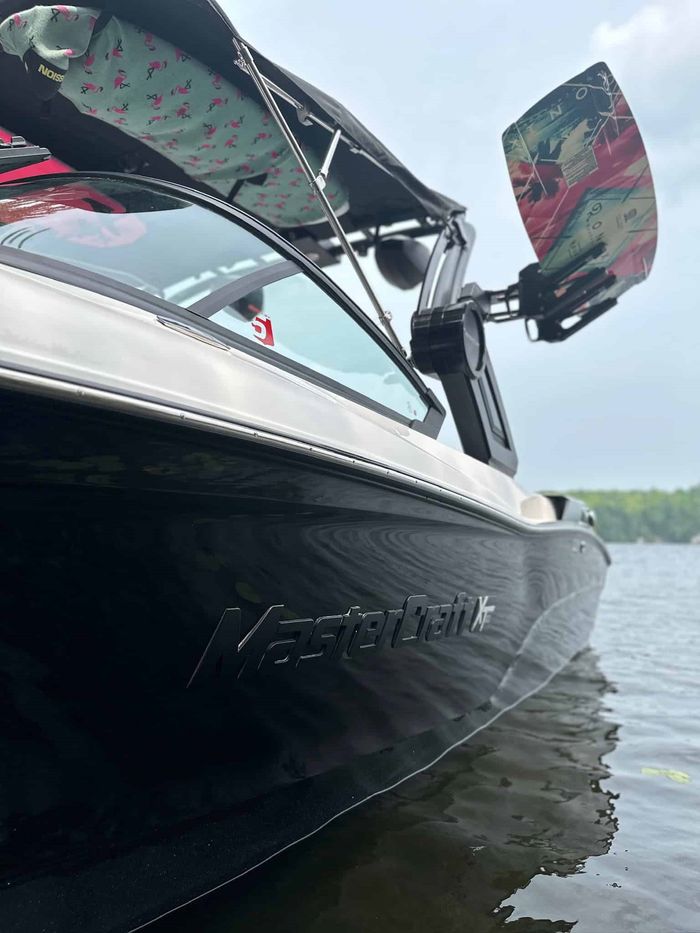 2022 MasterCraft XT23 Photo 11 of 23