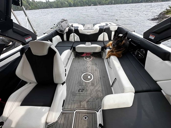 2022 MasterCraft XT23 Photo 4 of 23