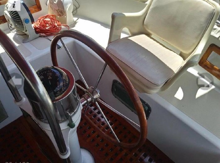 1980 Wellington 44 Cutter Center Cockpit Photo 4 sur 15