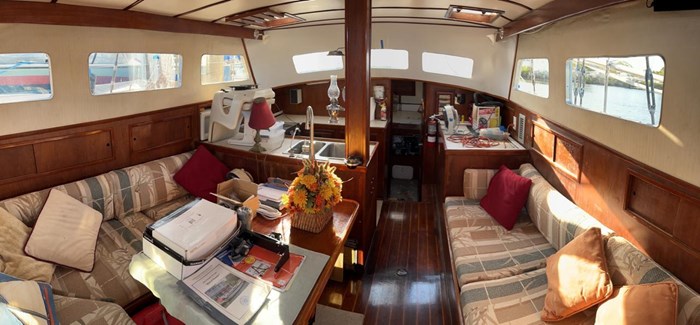 1980 Wellington 44 Cutter Center Cockpit Photo 5 sur 15