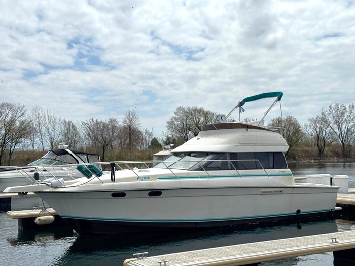1990 Silverton 37C flybridge Photo 1 sur 11