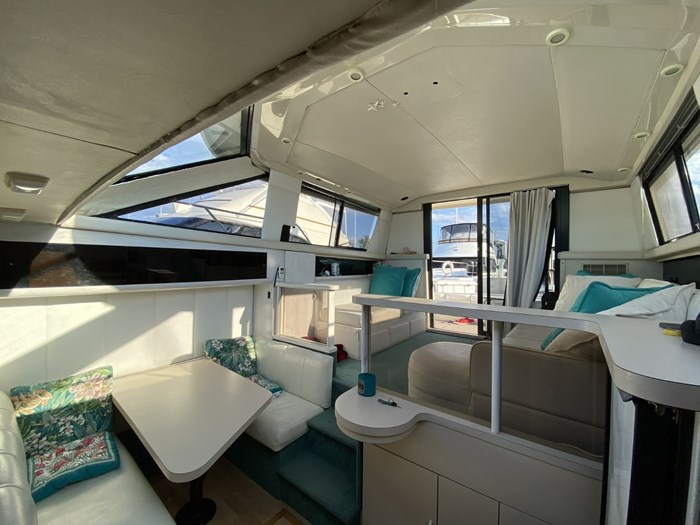 1990 Silverton 37C flybridge Photo 7 sur 11