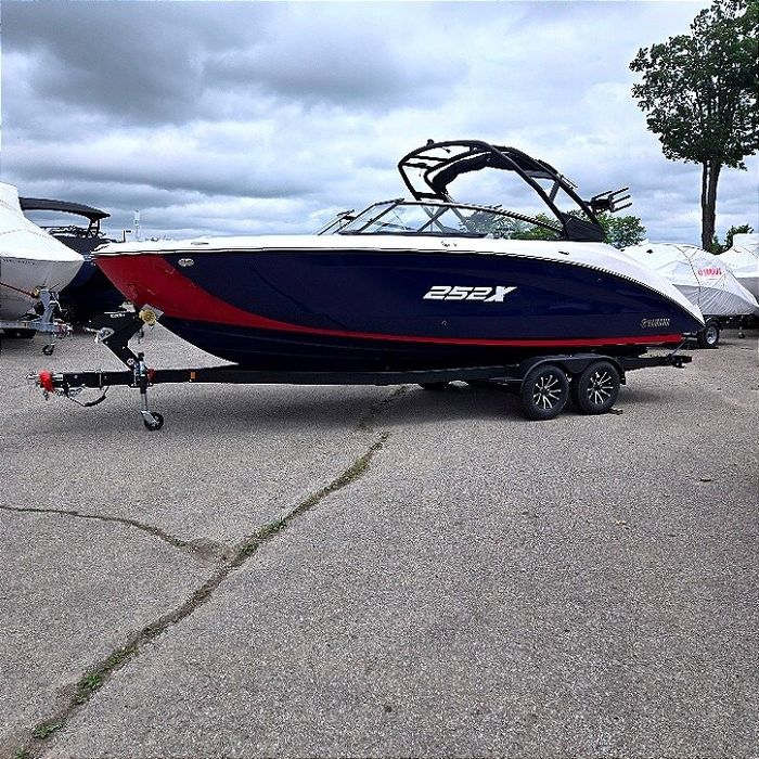 2025 Yamaha 252XE Photo 3 sur 14