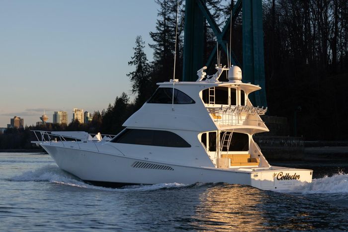 2010 Viking Yachts 60 Enclosed Bridge Photo 61 sur 76