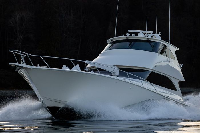 2010 Viking Yachts 60 Enclosed Bridge Photo 64 sur 76