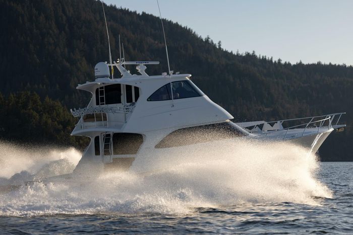 2010 Viking Yachts 60 Enclosed Bridge Photo 55 sur 76