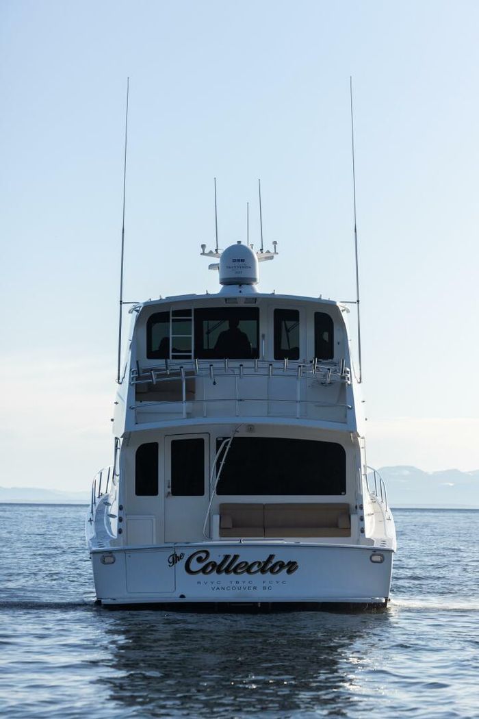2010 Viking Yachts 60 Enclosed Bridge Photo 44 sur 76