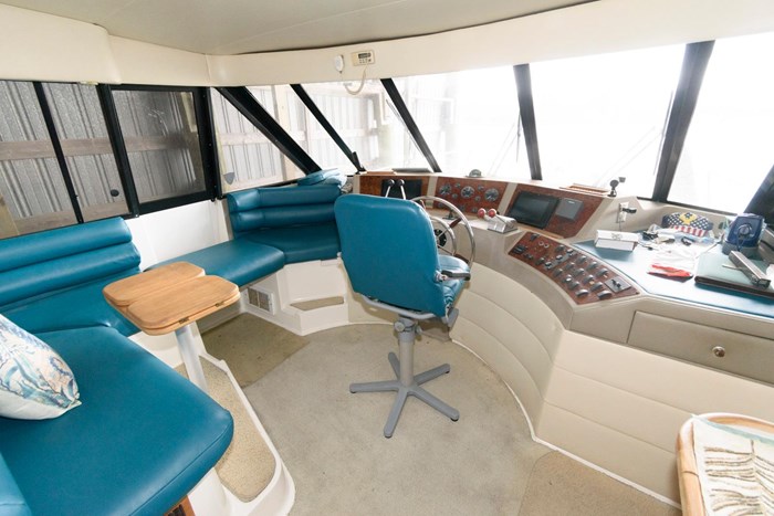 1998 Bayliner 4788 Pilot House Motoryacht Photo 22 sur 28