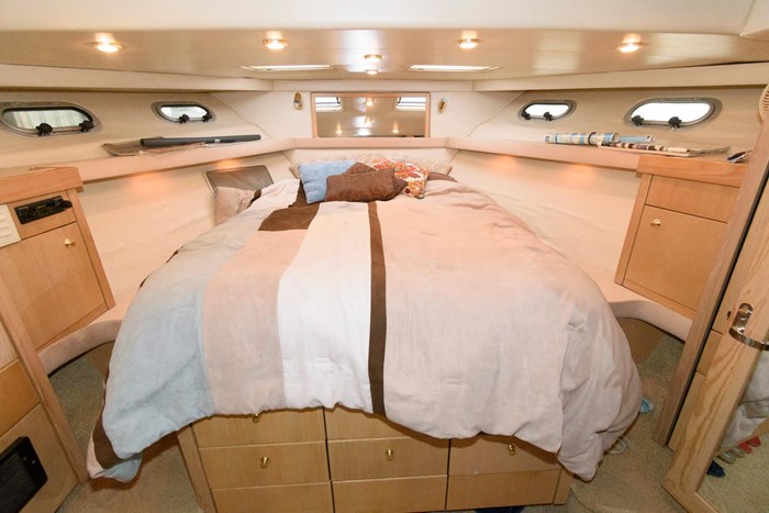 1998 Bayliner 4788 Pilot House Motoryacht Photo 17 sur 28