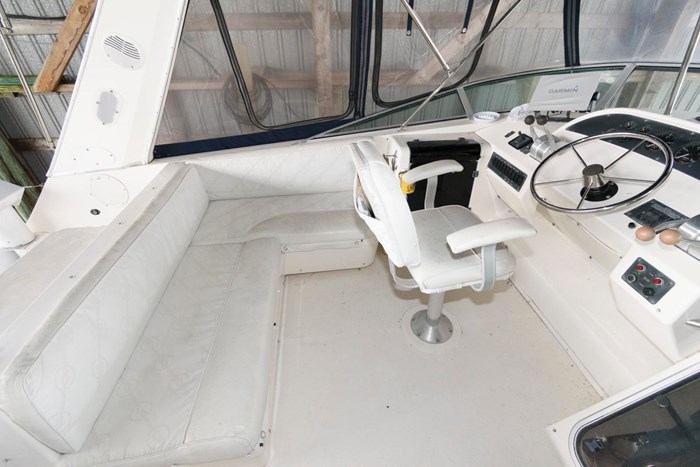 1998 Bayliner 4788 Pilot House Motoryacht Photo 8 sur 28