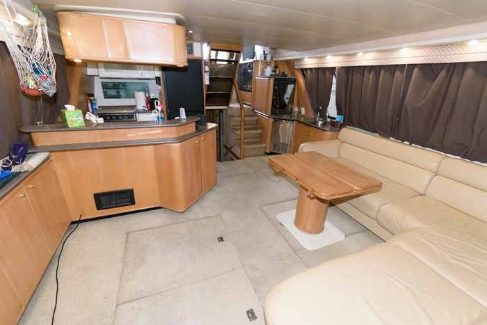 1998 Bayliner 4788 Pilot House Motoryacht Photo 13 sur 28