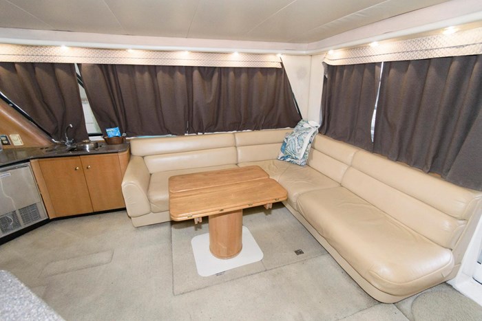 1998 Bayliner 4788 Pilot House Motoryacht Photo 14 sur 28