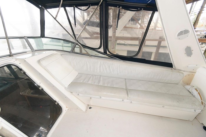 1998 Bayliner 4788 Pilot House Motoryacht Photo 9 sur 28