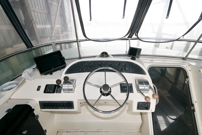1998 Bayliner 4788 Pilot House Motoryacht Photo 10 sur 28
