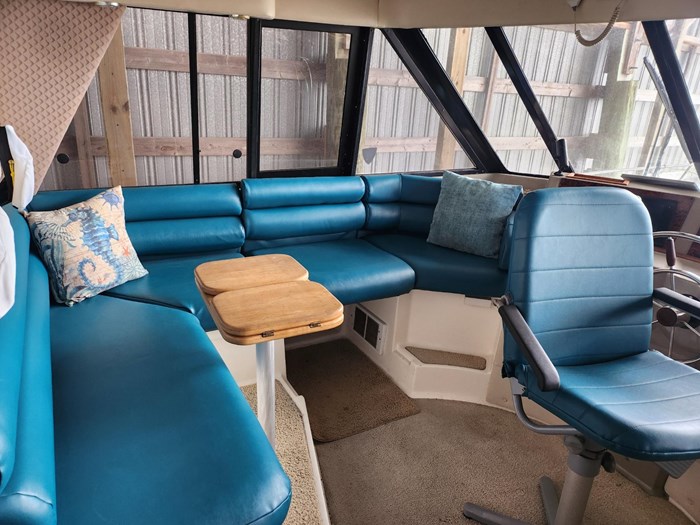 1998 Bayliner 4788 Pilot House Motoryacht Photo 24 sur 28