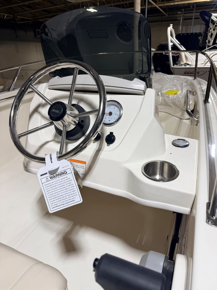 2025 Boston Whaler 130 Sport Photo 3 of 6