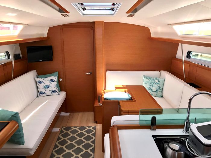 2018 Jeanneau Sun odyssey 419 Photo 9 sur 16
