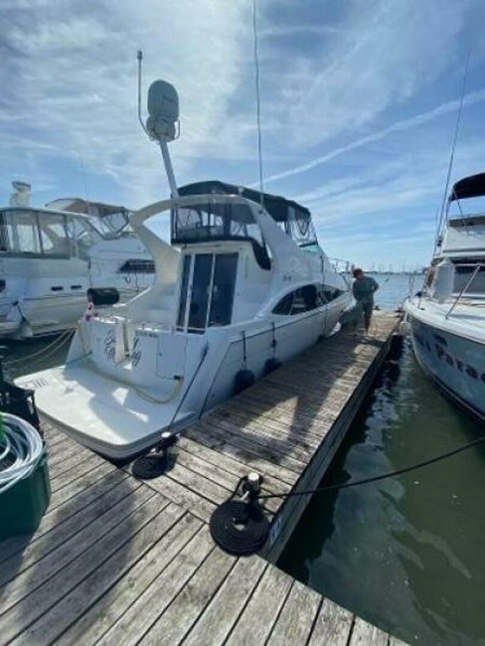 2005 Carver 36 Mariner Photo 3 sur 51